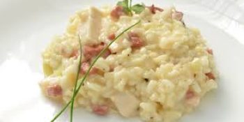 Risoto de calabresa e alho poró