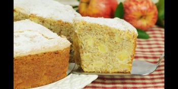 Bolo de maçã com casca