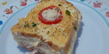Lanche de queijo de forno