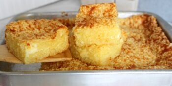 Bolo de caroço cremoso
