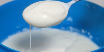 Café da manhã com danone sem açúcar