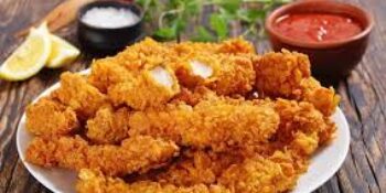 Iscas de frango empanadas