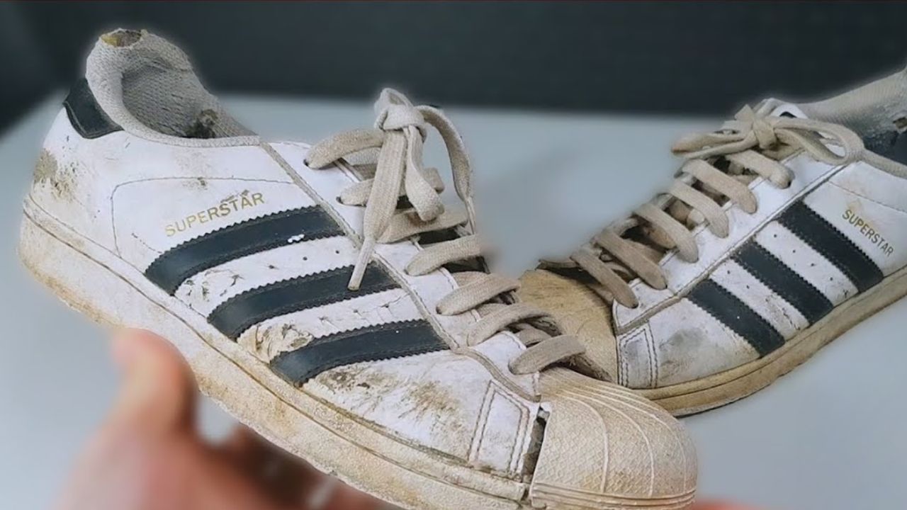 Como tirar encardido de sapato branco e preto sem manchar nada