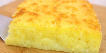Bolo de aipim molhadinho