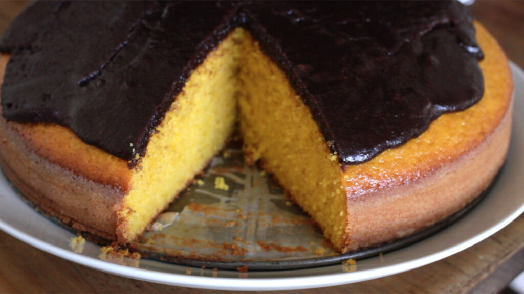 Bolo de cenoura feito no microondas receita como fazer