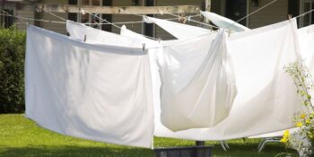 Como lavar lençóis na mão