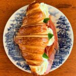 Croissant de presunto parma com massa folhada