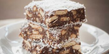 Palha italiana com biscoito champagne