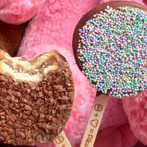 Pirulito de chocolate com confeitos receita