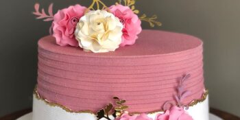 Bolo de aniversário rosa