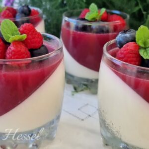 Panna cotta de frutas vermelhas receita