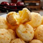 pão de queijo tradicional leva trigo