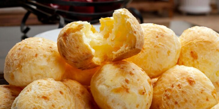 pão de queijo tradicional leva trigo