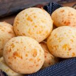 Quantos minutos para pão de queijo congelado na airfryer