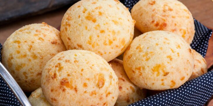 Quantos minutos para pão de queijo congelado na airfryer