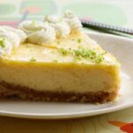 torta de limão com crosta de biscoito