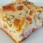 Torta salgada de liquidificador com recheio de presunto e queijo receita