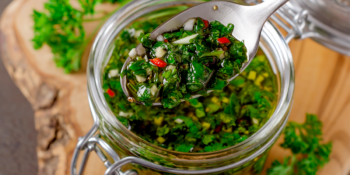 Molho chimichurri para churrasco