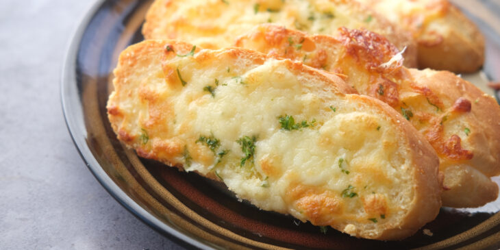 Pasta de alho para pão fácil