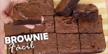 Brownie com chocolate em pó