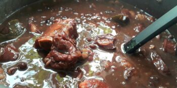 Casa cheia? Receita de feijoada para 20 pessoas