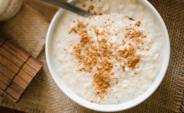 Quer um mingau que solta intestino? Temos uma receita fácil aqui