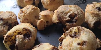 Pão de queijo recheado com chocolate