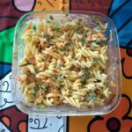 Salada fria de macarrão parafuso com maionese tudo gostoso