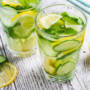 Água saborizada de pepino receita