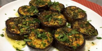 Berinjela no forno com azeite e orégano