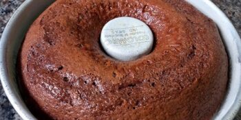 Bolo de 3 ingredientes sem ovo ou leite