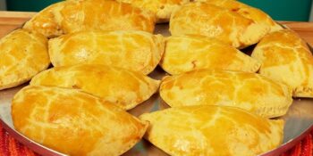 Pastel de forno de queijo e presunto
