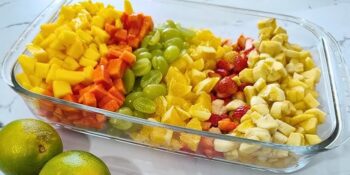 Salada de frutas com suco