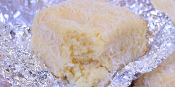 Bolo gelado com coco fresco
