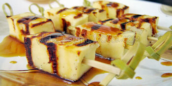 Queijo de praia com melaço