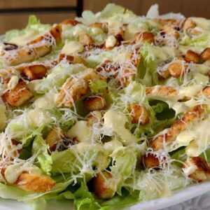 Salada caesar para 2 pessoas tudo gostoso