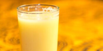 Suco de caju com maracujá