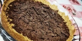 Torta de leite ninho com Nutella e biscoito amanteigado