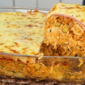 Arroz de forno com frango desfiado receita