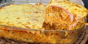 Arroz de forno com frango desfiado