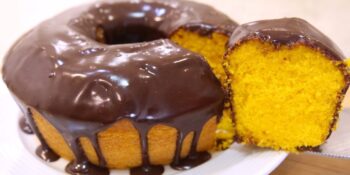 Bolo de cenoura páscoa