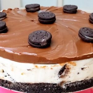 Bolo de mousse de leite ninho com Oreo receita