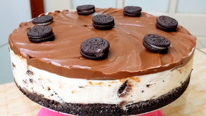 Bolo de mousse de leite ninho com Oreo receita
