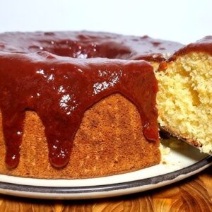 Bolo de Romeu e Julieta (goiabada + queijo cremoso) recheio