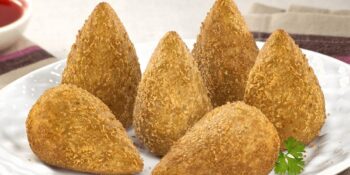 Coxinha de batata doce com frango