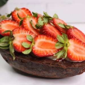 Ovo de Páscoa de bombom de morango como preparar