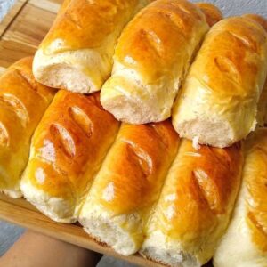 Pão caseiro fofo sem leite e ovos receita