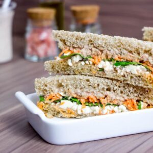 Sanduíche natural de atum com maionese caseira receita