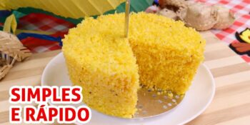 Bolo de cuscuz nordestino
