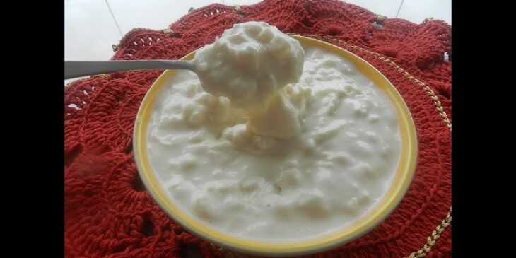 Canjica cremosa com leite condensado e creme de leite